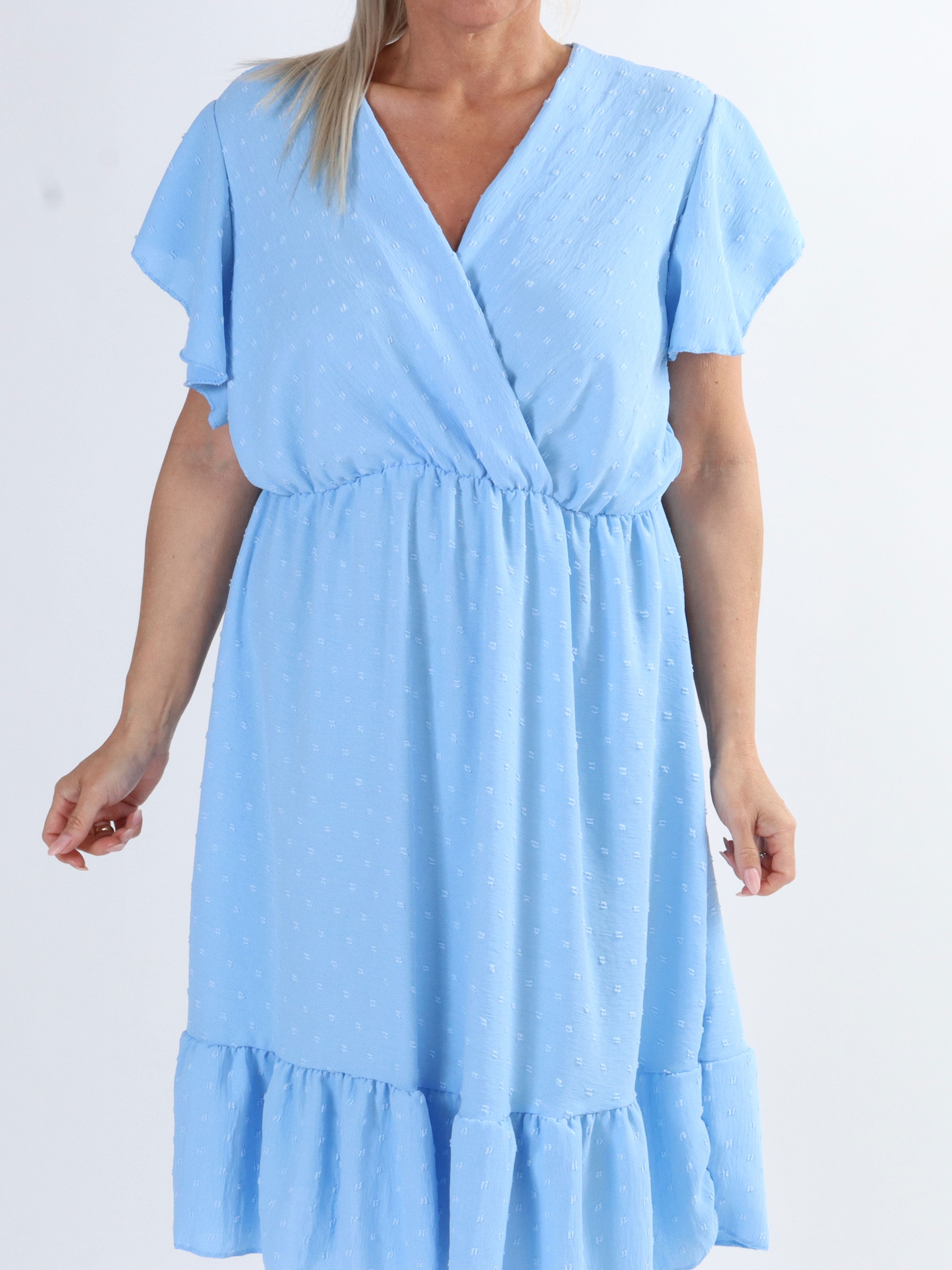 Vanilla - Plus size klänning med prickiga detaljer och volangärmar - Green